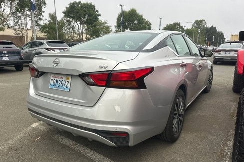 Used 2024 Nissan Altima 2.5 SV image 3