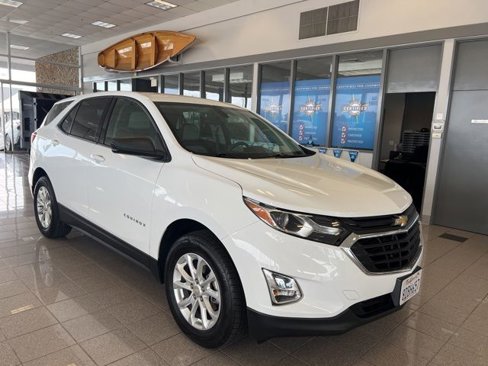 Used 2018 Chevrolet Equinox LS image 3