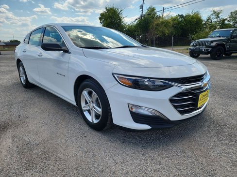 Used 2023 Chevrolet Malibu LS image 1