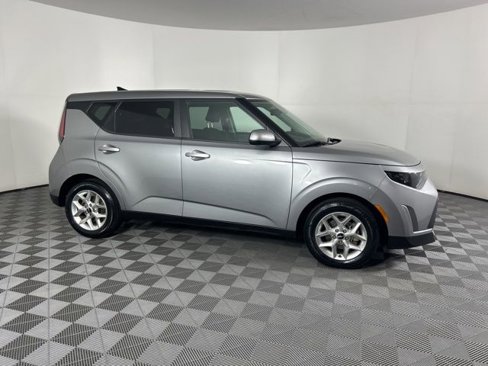 Used 2023 Kia Soul LX w/ Option Group 015 image 10