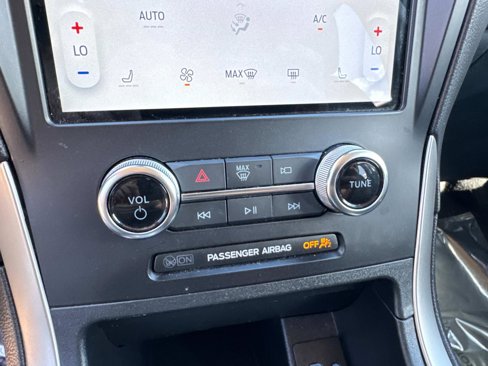 Used 2024 Ford Edge SEL image 23