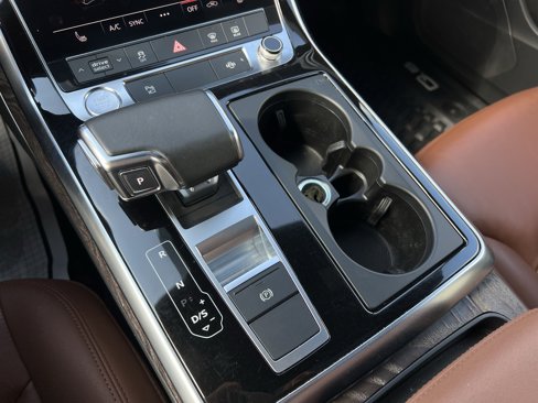 Used 2020 Audi Q8 Premium w/ Convenience Package image 16