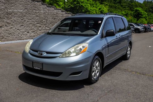 Used 2010 Toyota Sienna LE image 10