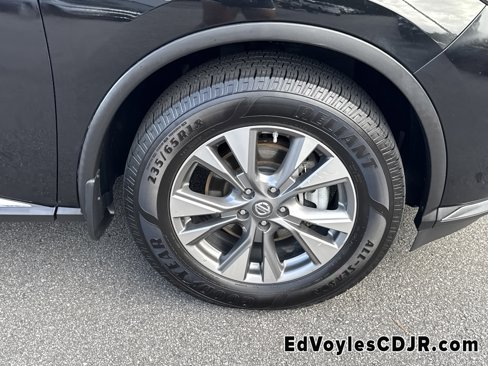 Used 2015 Nissan Murano S image 11