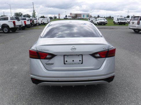 Used 2022 Nissan Altima 2.5 SV image 5
