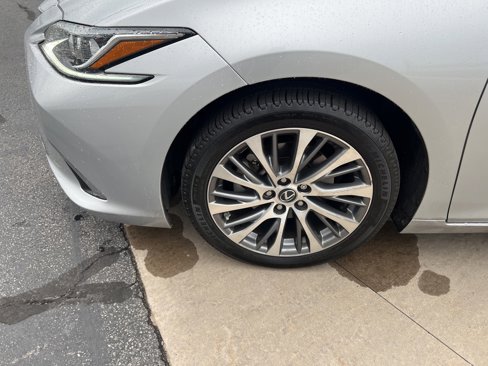 Used 2020 Lexus ES 350 w/ Premium Package image 9