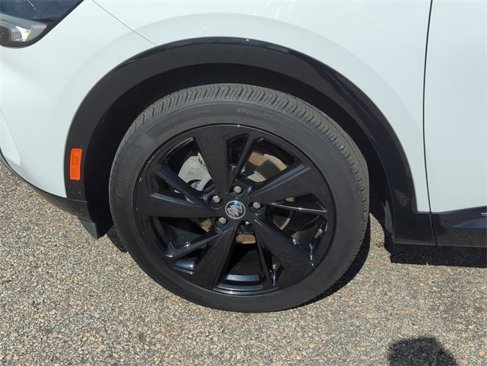 Certified 2022 Buick Envision Essence w/ Sport Touring Package image 33