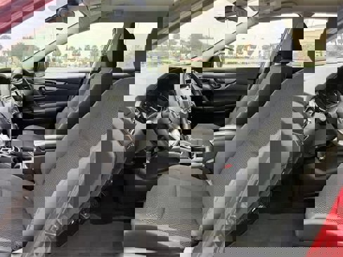 Used 2022 Nissan Rogue Sport S image 11