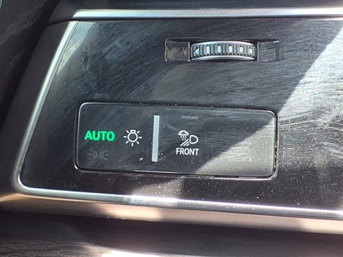 Used 2019 Audi Q8 Prestige w/ Luxury Package image 7