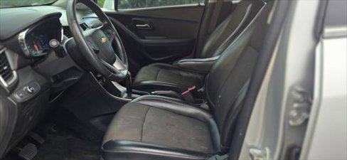 Used 2020 Chevrolet Trax LT w/ LT Convenience Package image 6