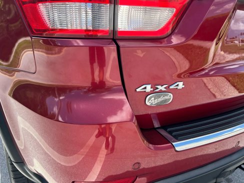 Used 2013 Jeep Grand Cherokee Overland image 10