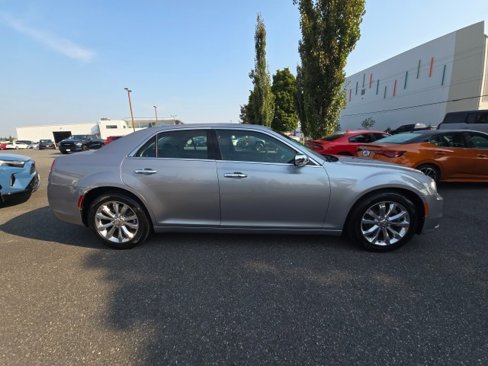 Used 2017 Chrysler 300 C w/ Safetytec Plus Group image 3
