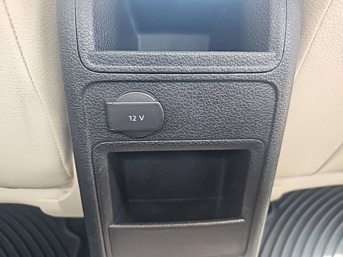 Used 2017 Volkswagen Jetta SE image 14