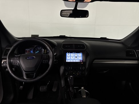 Used 2018 Ford Explorer XLT w/ Equipment Group 202A image 24