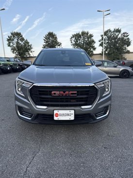 Used 2023 GMC Terrain SLE w/ Driver Convenience Package image 3
