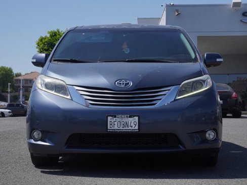 Used 2017 Toyota Sienna Limited Premium image 10