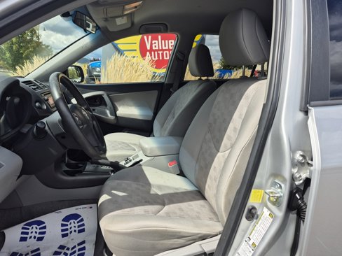 Used 2012 Toyota RAV4 4WD image 2