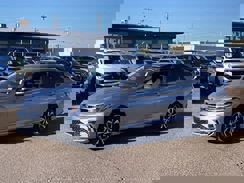 Certified 2025 Volkswagen Jetta S image 4