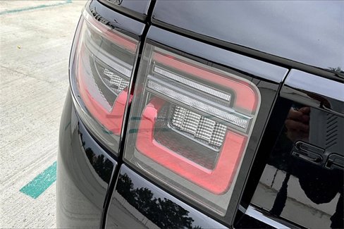 Used 2025 Land Rover Discovery Sport Dynamic SE image 31