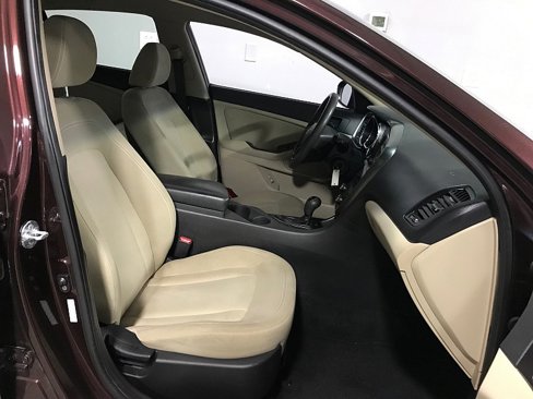 Used 2011 Kia Optima LX w/ Convenience Pkg image 14