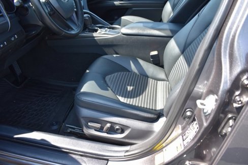 Used 2022 Toyota Camry SE image 7
