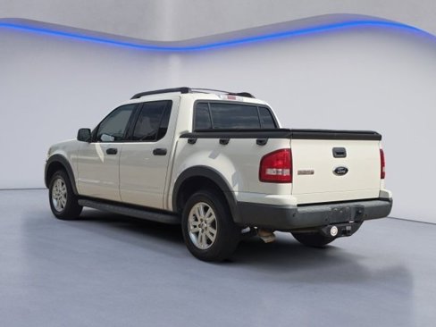 Used 2010 Ford Explorer Sport Trac XLT image 4