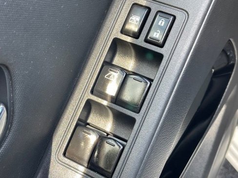 Used 2023 Nissan Frontier SV w/ Midnight Edition Package image 18