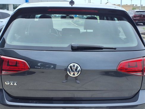 Used 2015 Volkswagen GTI SE image 25