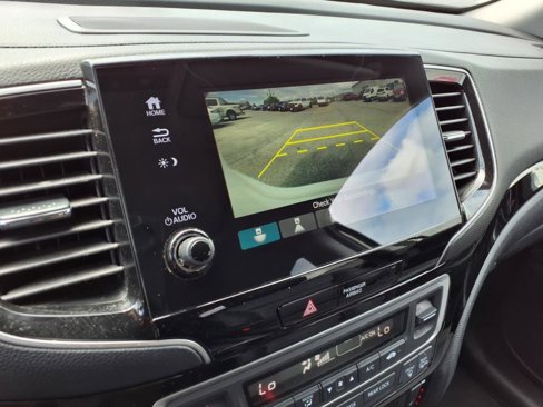 Used 2019 Honda Pilot Touring image 16