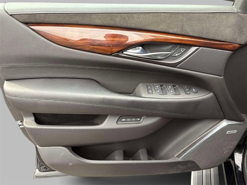 Used 2015 Cadillac Escalade Premium image 22