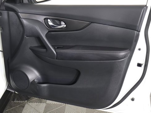 Used 2018 Nissan Rogue S image 20