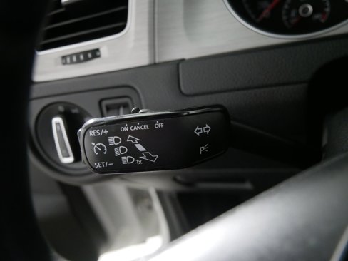Used 2016 Volkswagen Golf 2-Door image 31