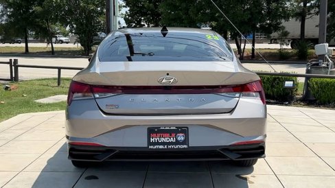 Certified 2023 Hyundai Elantra SEL image 18