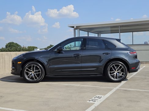 Certified 2025 Porsche Macan Turbo image 2