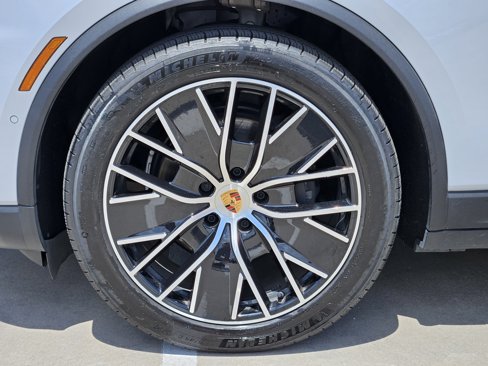 Certified 2024 Porsche Macan 4 Electric image 19