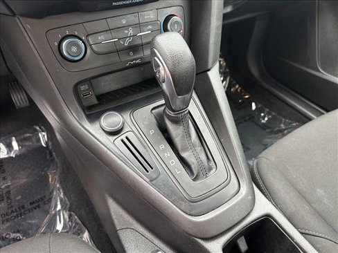 Used 2017 Ford Focus SE image 21