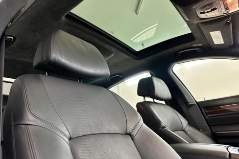 Used 2015 BMW 750i image 27