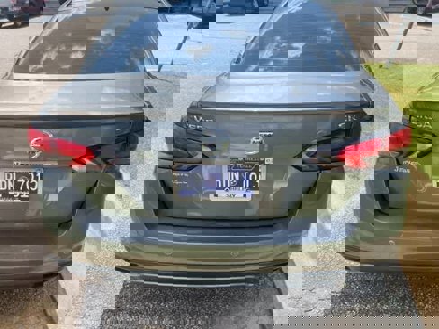 Used 2020 Nissan Versa SR image 6