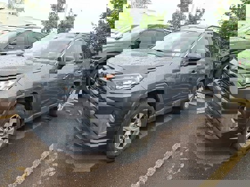 Used 2020 Toyota RAV4 XLE image 2