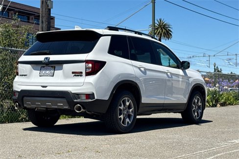 Certified 2022 Honda Passport TrailSport image 4