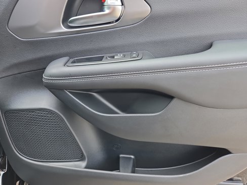 New 2026 Chrysler Voyager LX image 47