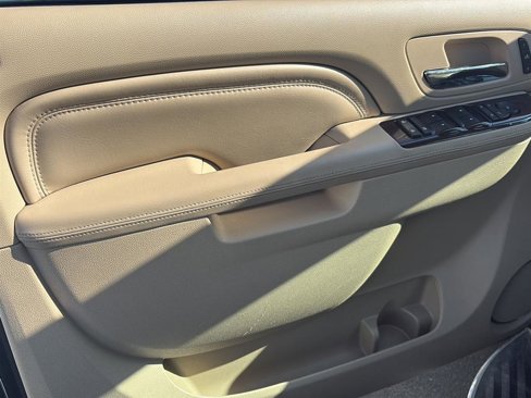Used 2012 Cadillac Escalade Luxury image 8