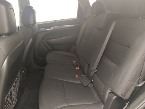 Used 2015 Kia Sorento LX image 18