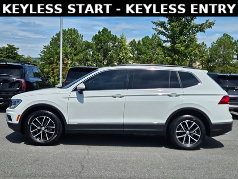 Used 2021 Volkswagen Tiguan SE w/ Panoramic Sunroof Package image 4
