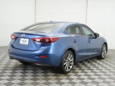 Used 2018 MAZDA MAZDA3 Grand Touring w/ Premium Equipment Package image 5