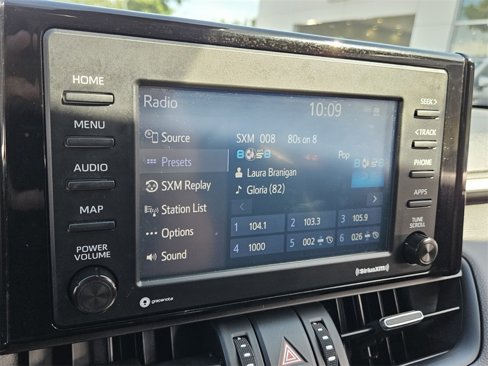 Used 2022 Toyota RAV4 XLE Premium image 30