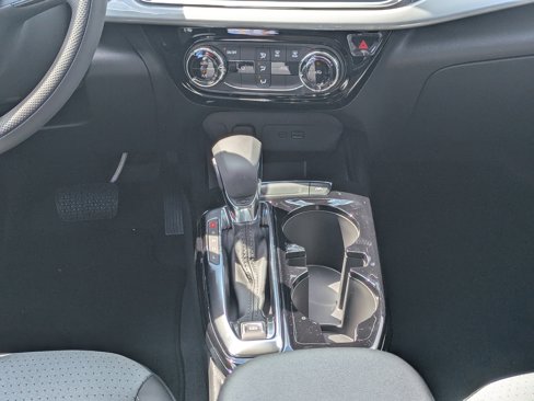 New 2025 Chevrolet Trax LT image 18