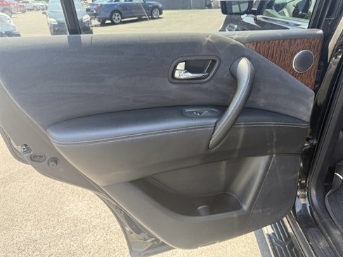 Used 2017 Nissan Armada SV image 29