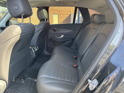 Used 2021 Mercedes-Benz GLC 300 4MATIC image 11