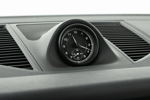 Certified 2025 Porsche Macan image 17